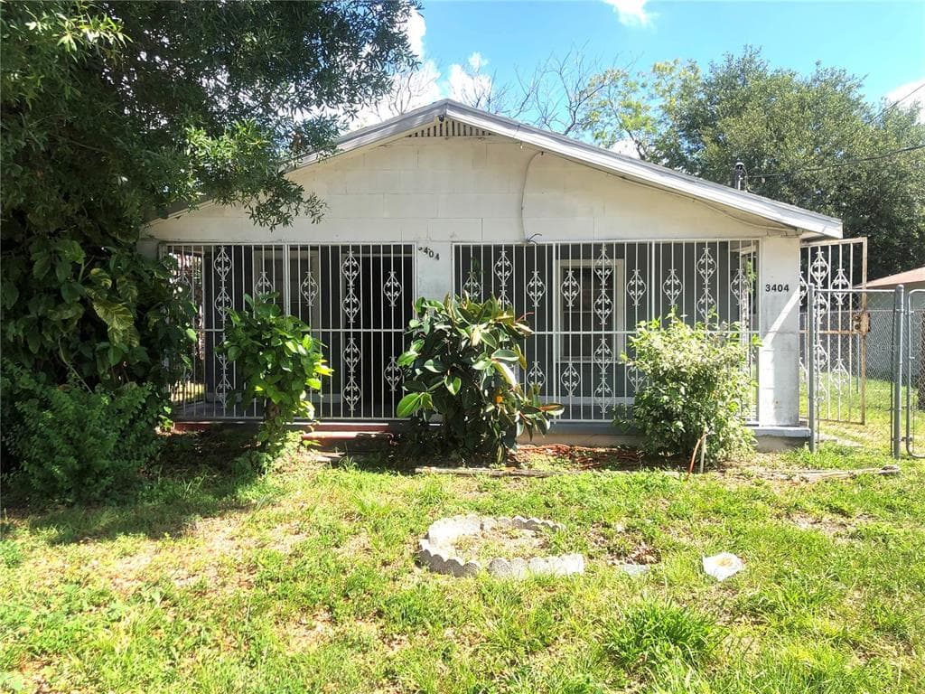 3404 E GIDDENS AVENUE TAMPA, FL 33610