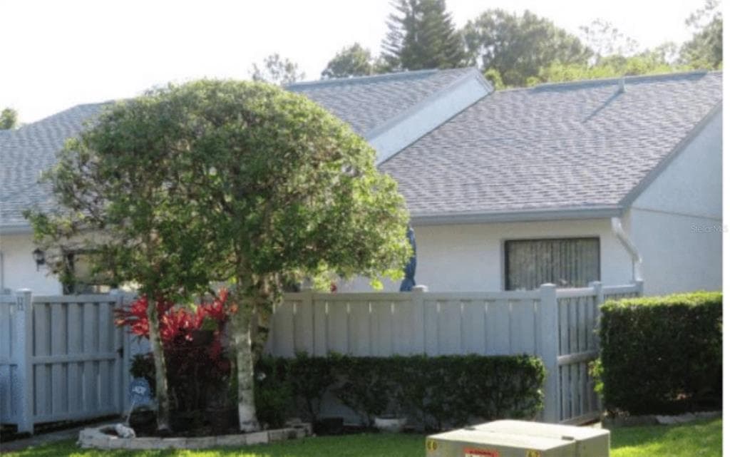 1380 PINE RIDGE CIRCLE E UNIT 132H TARPON SPRINGS, FL 34688