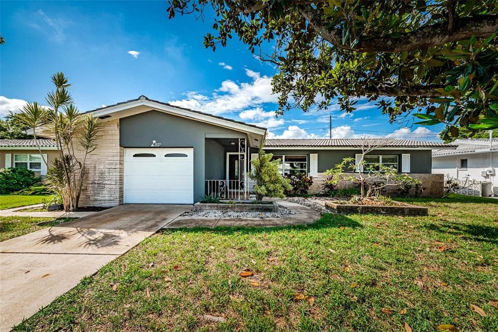 2171 TIMBER LANE CLEARWATER, FL 33763