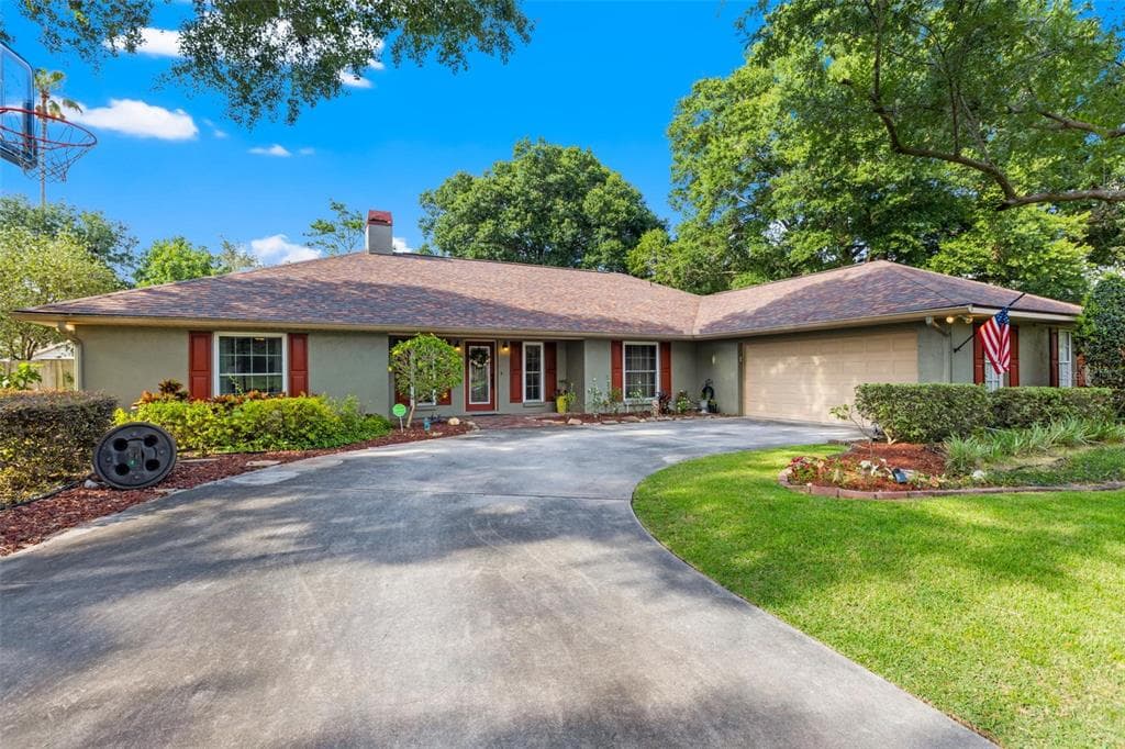 2712 MOCK ORANGE COURT VALRICO, FL 33594