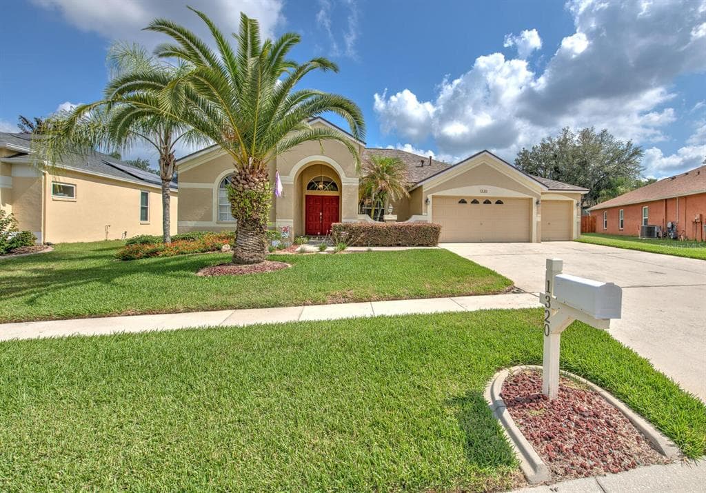 1320 RIVERFIELD COURT