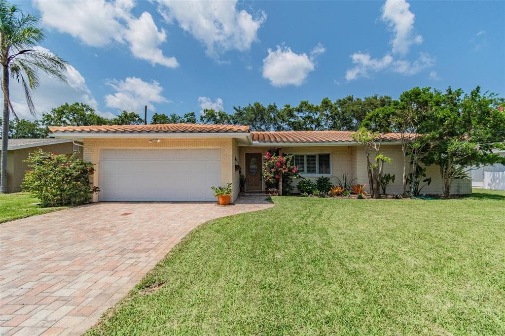 1755 GEORGIA AVENUE NE ST PETERSBURG, FL 33703