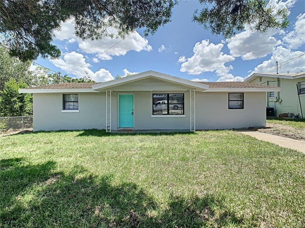 13 BEVERLY DR FROSTPROOF, FL 33843