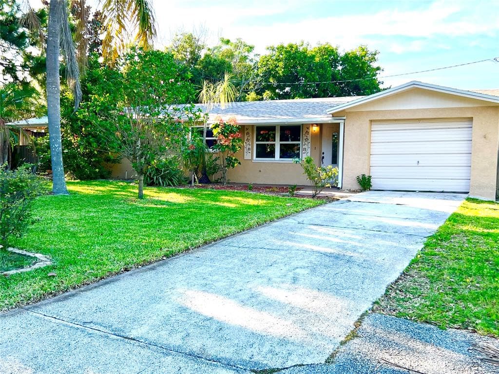11301 120TH TERRACE SEMINOLE, FL 33778