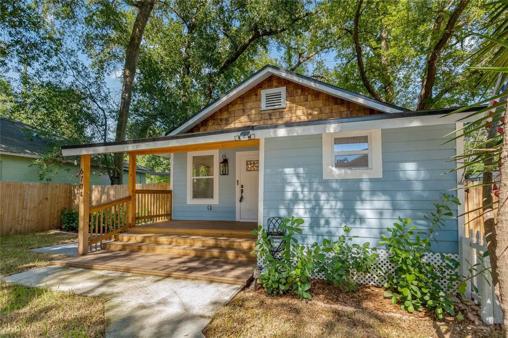 6704 N TALIAFERRO AVENUE TAMPA, FL 33604