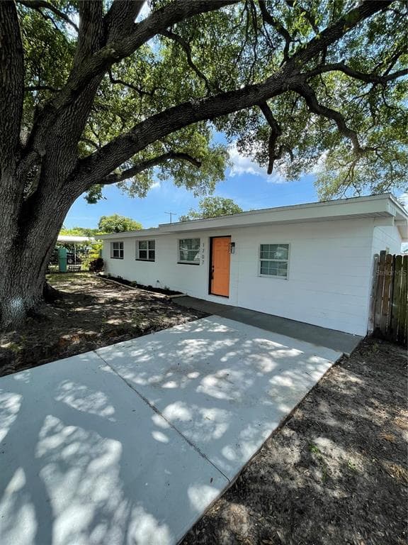 1707 DARLINGTON DRIVE TAMPA, FL 33619
