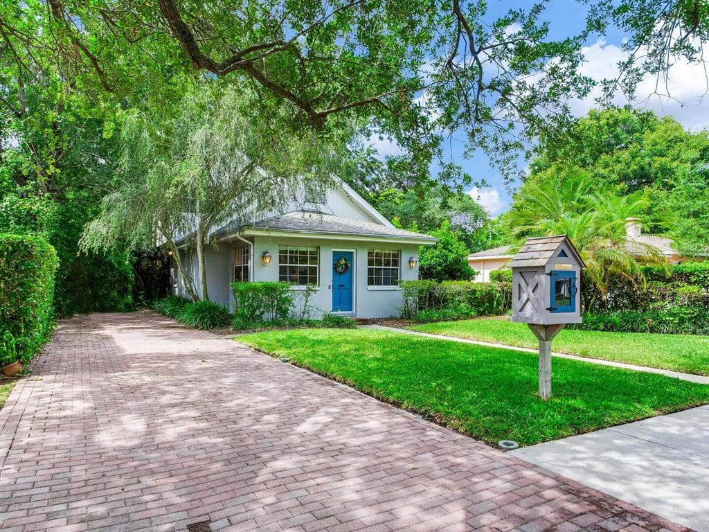 3616 W MORRISON AVENUE TAMPA, FL 33629