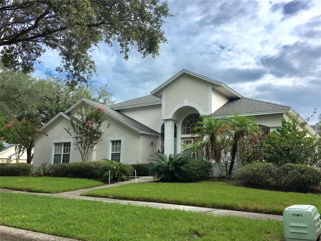 5002 CAMPTON COURT TAMPA, FL 33647