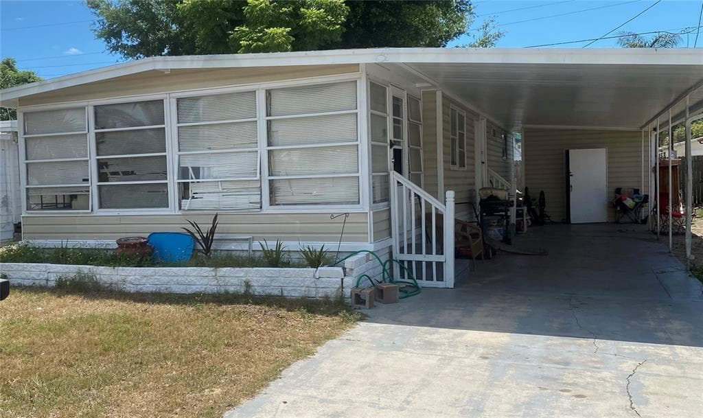 1845 DIXIE LANE HOLIDAY, FL 34690