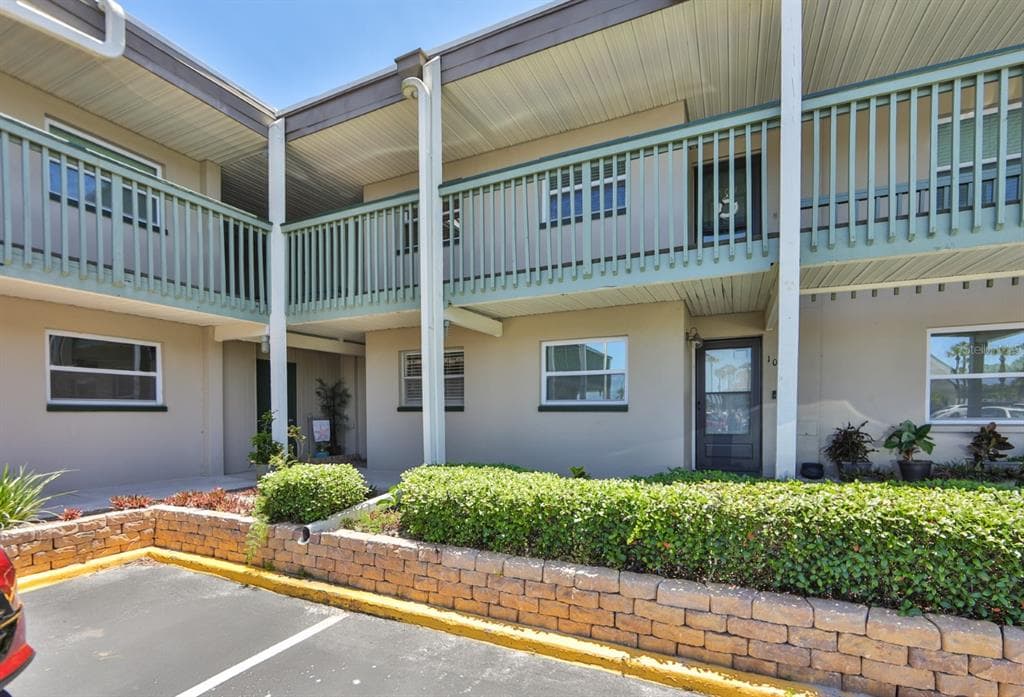 1028 APOLLO BEACH BOULEVARD UNIT 203 APOLLO BEACH, FL 33572