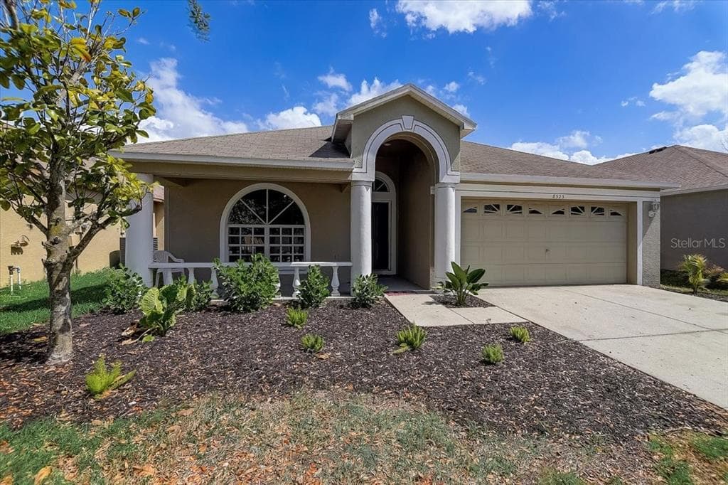 8323 CANTERBURY LAKE BOULEVARD TAMPA, FL 33619