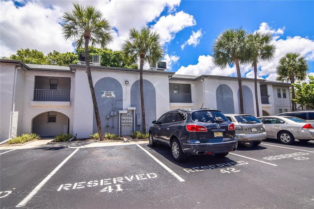 10800 US HIGHWAY 19 N UNIT 215 PINELLAS PARK, FL 33782