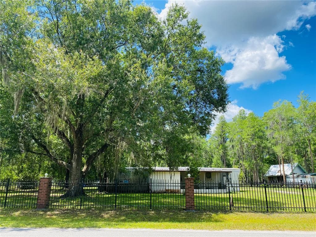 17824 DOGWOOD DRIVE LUTZ, FL 33558