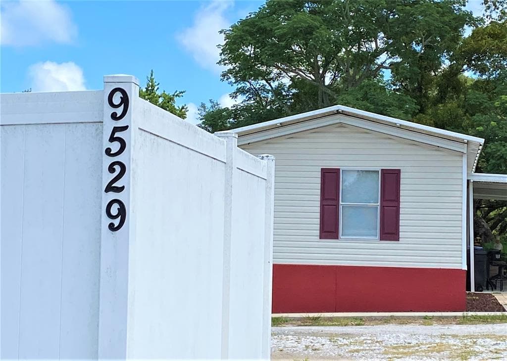 9529 UPLAND DRIVE HUDSON, FL 34667
