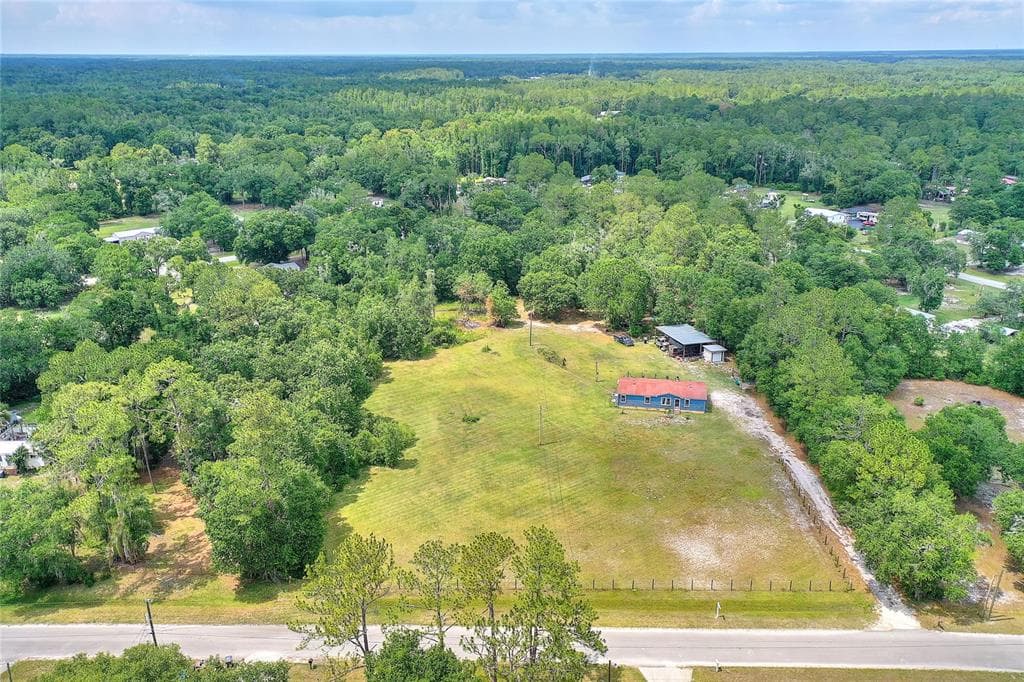2215 WOODS TRAIL LAKELAND, FL 33809
