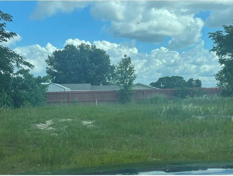 828 CENTER AVENUE HAINES CITY, FL 33844