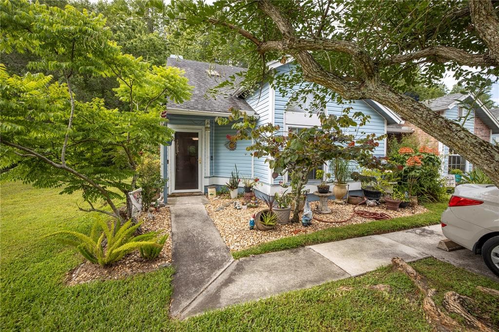5802 RED CEDAR LANE TAMPA, FL 33625
