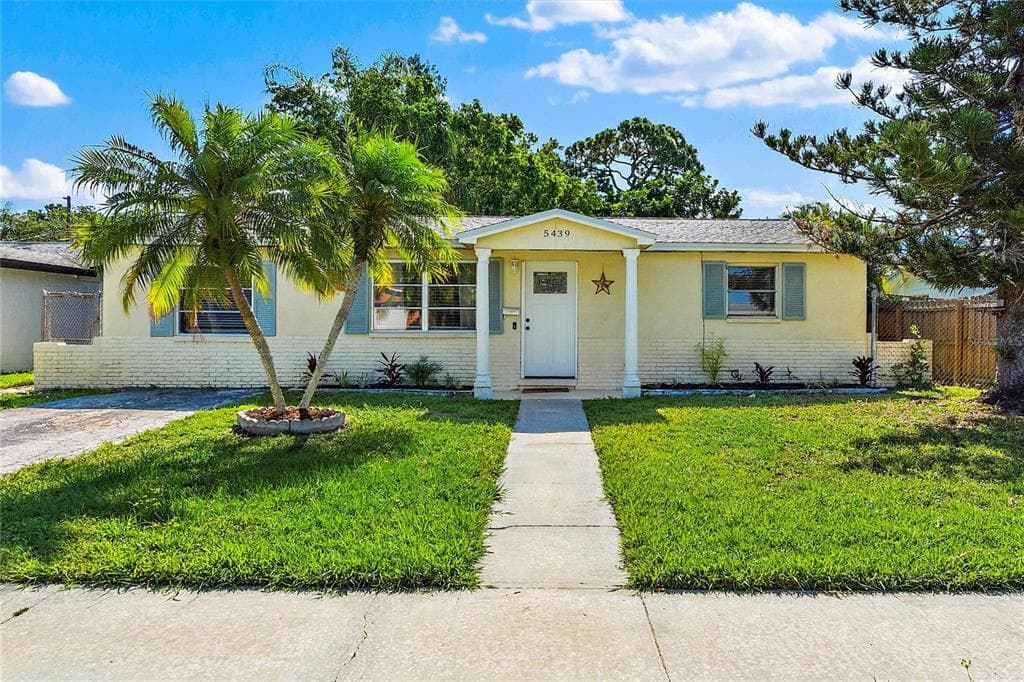 5439 DENVER STREET NE ST PETERSBURG, FL 33703