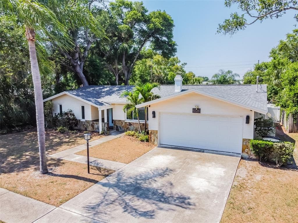 1276 JASMINE WAY CLEARWATER, FL 33756