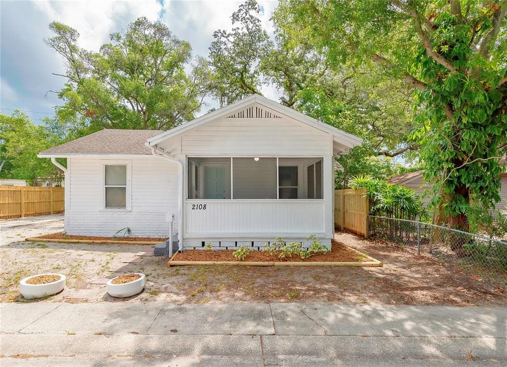 2108 AUBURN STREET S ST PETERSBURG, FL 33712