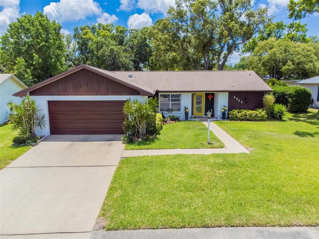 1726 ABERDEEN COURT