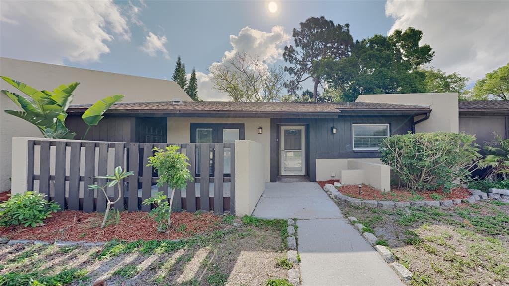 10085 88TH WAY SEMINOLE, FL 33777