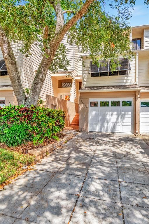 13908 LAKE POINT DRIVE