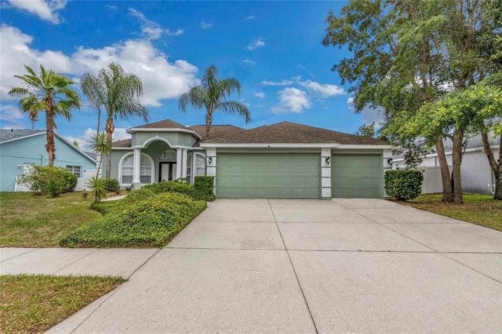 1838 CANOE DRIVE LUTZ, FL 33559