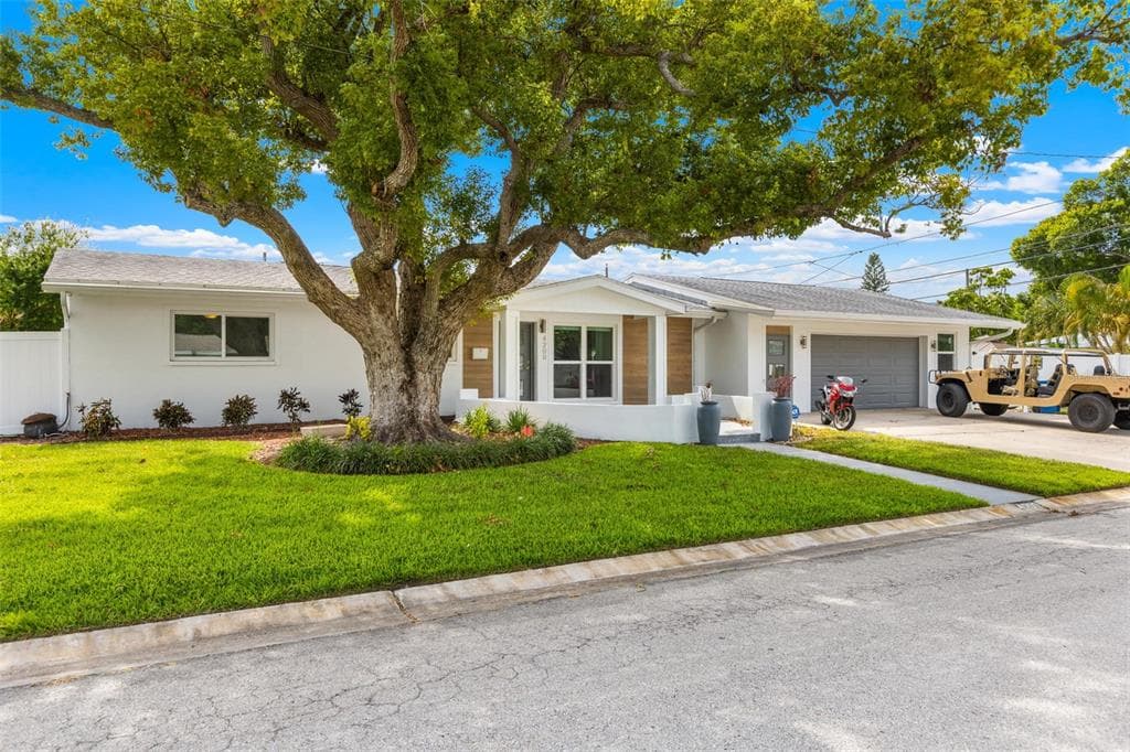 4200 MAPLE STREET NE ST PETERSBURG, FL 33703