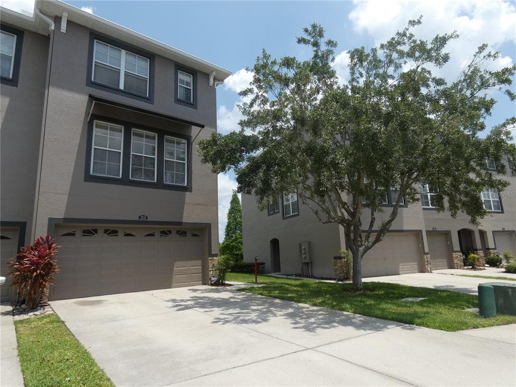 2555 LEXINGTON OAK DR BRANDON, FL 33511
