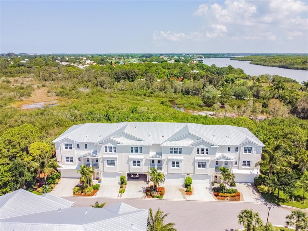 10310 LANDS END CIRCLE UNIT 43 PLACIDA, FL 33946
