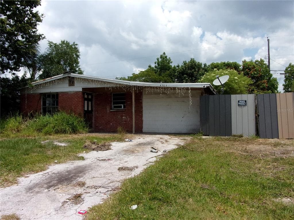 4503 W MINNEHAHA STREET TAMPA, FL 33614