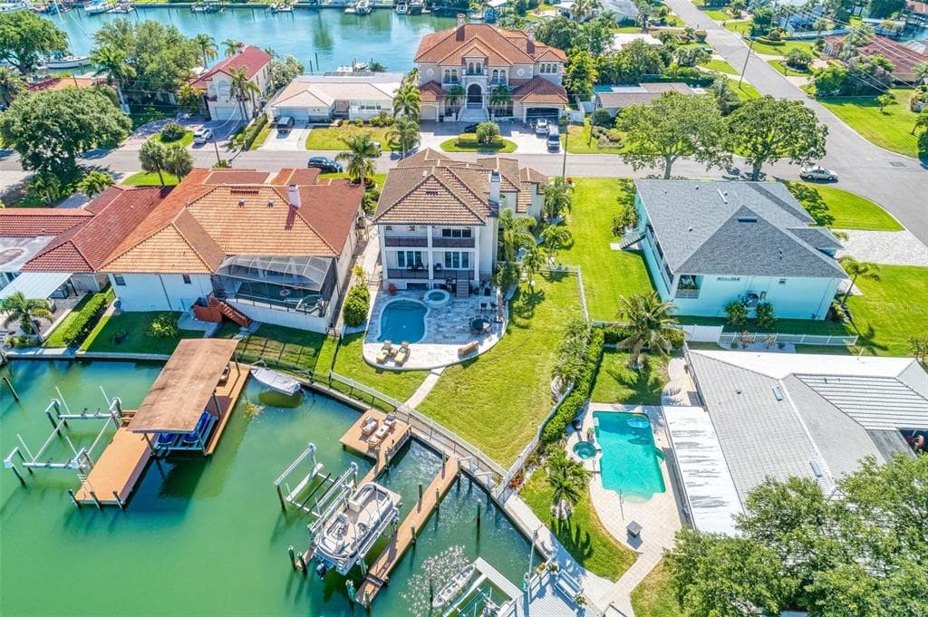 106 LEEWARD ISLAND CLEARWATER, FL 33767