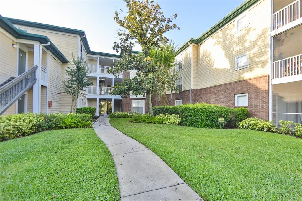 10110 WINSFORD OAK BOULEVARD UNIT 619 TAMPA, FL 33624