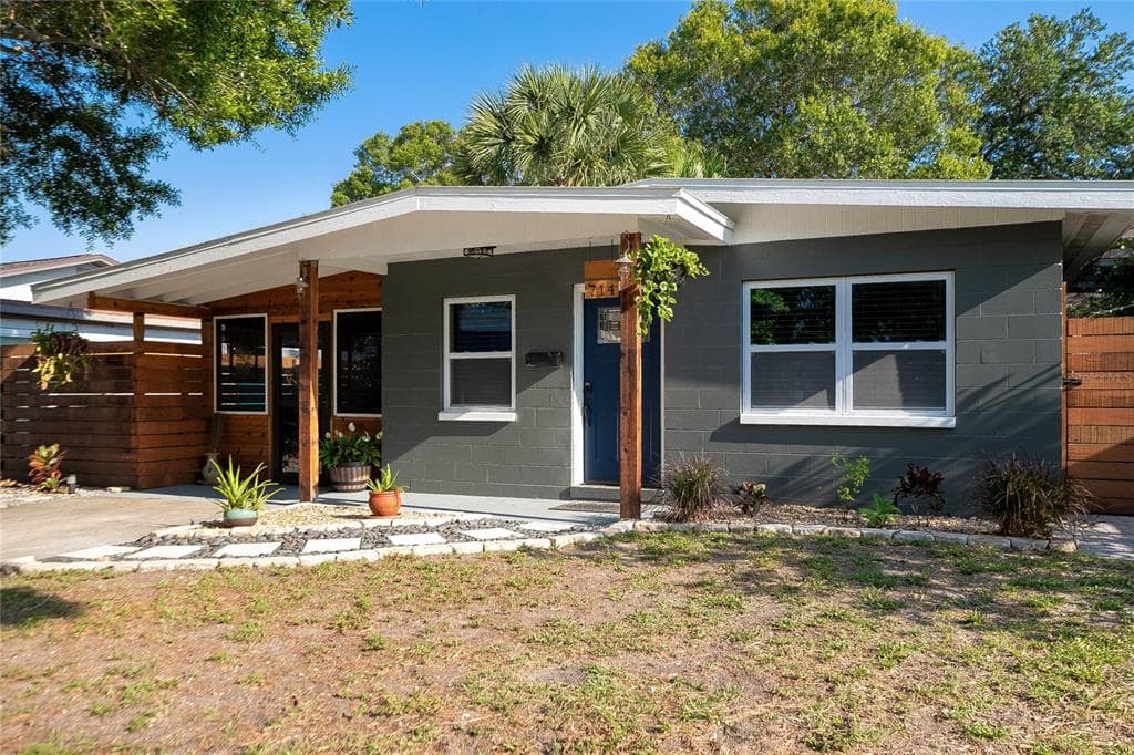 714 52ND AVENUE N ST PETERSBURG, FL 33703
