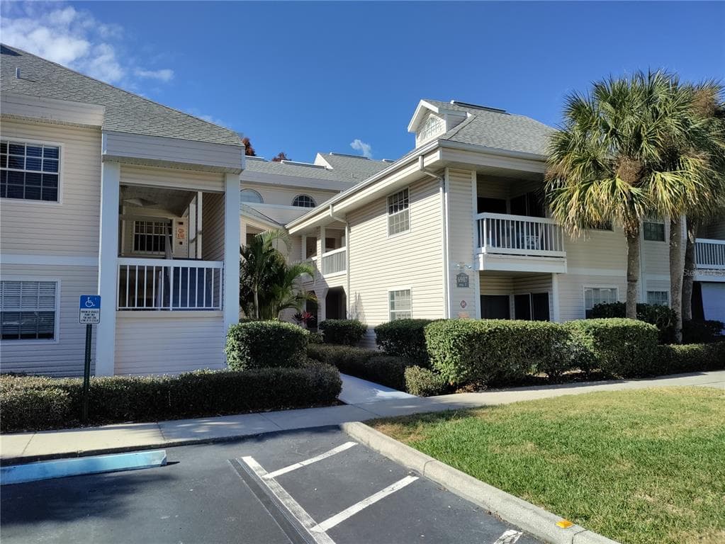 6907 N STONES THROW CIRCLE N UNIT 2105 ST PETERSBURG, FL 33710