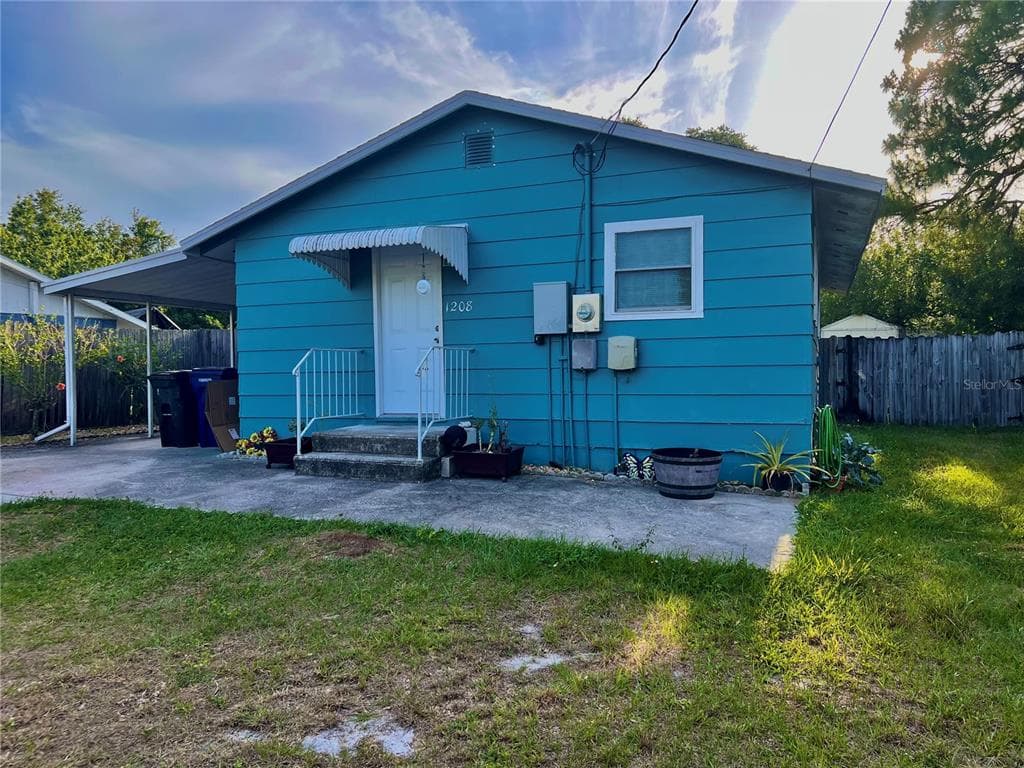 1208 40TH STREET W BRADENTON, FL 34205