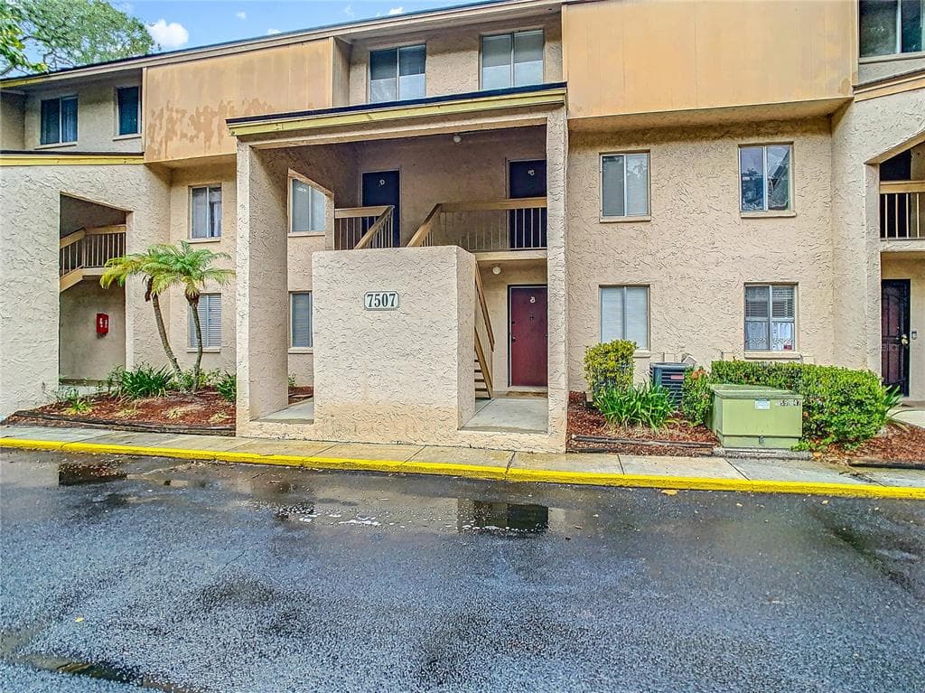 7507 PITCH PINE CIRCLE CIRCLE UNIT 120-B TAMPA, FL 33617