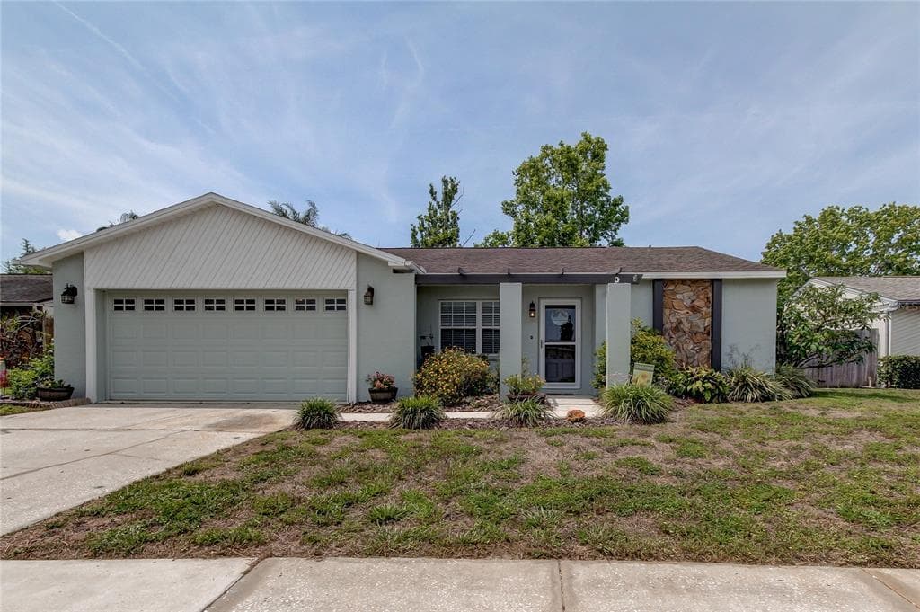 8406 123RD AVENUE LARGO, FL 33773