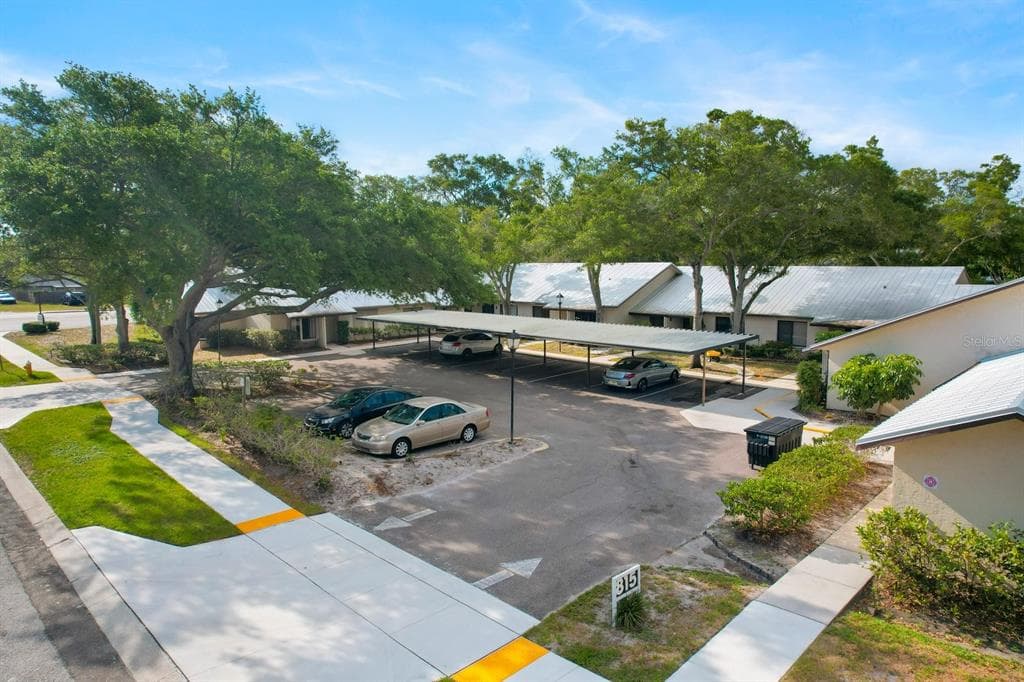815 3RD AVENUE SW UNIT 4 LARGO, FL 33770