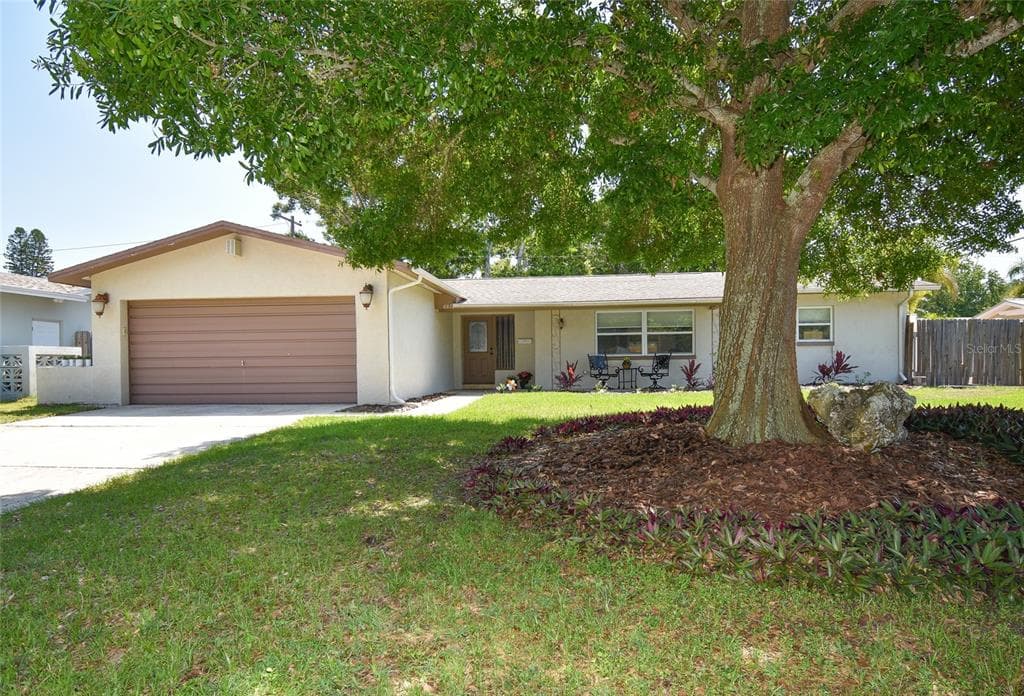 6872 15TH STREET S ST PETERSBURG, FL 33705