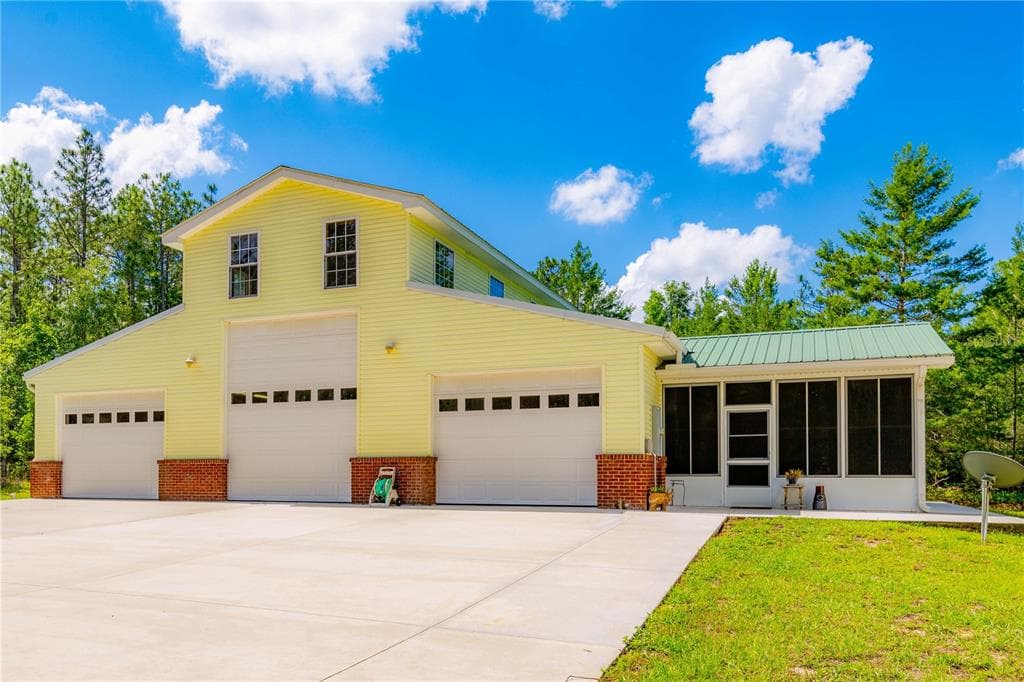 6053 E URBAN LANE FLORAL CITY, FL 34436