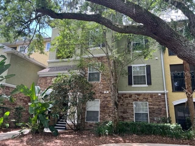 10105 COURTNEY PALMS BOULEVARD UNIT 104 TAMPA, FL 33619