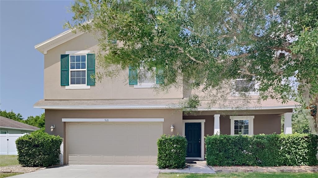 921 FALLBROOKE AVENUE DELTONA, FL 32725