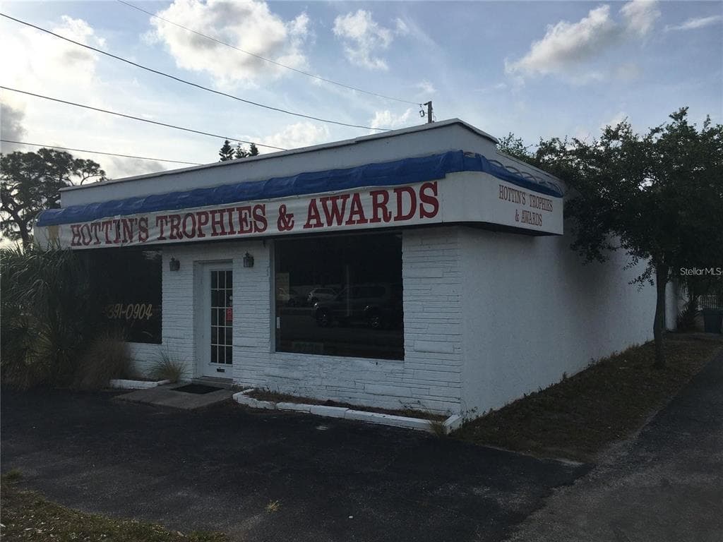 9275 PARK BOULEVARD SEMINOLE, FL 33777