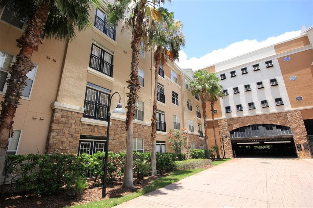 4221 W SPRUCE STREET UNIT 1125