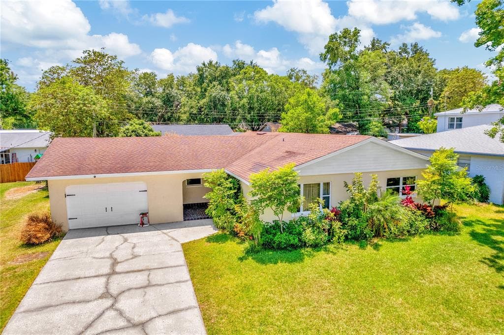 2827 CHRISTIE LANE LAKELAND, FL 33812