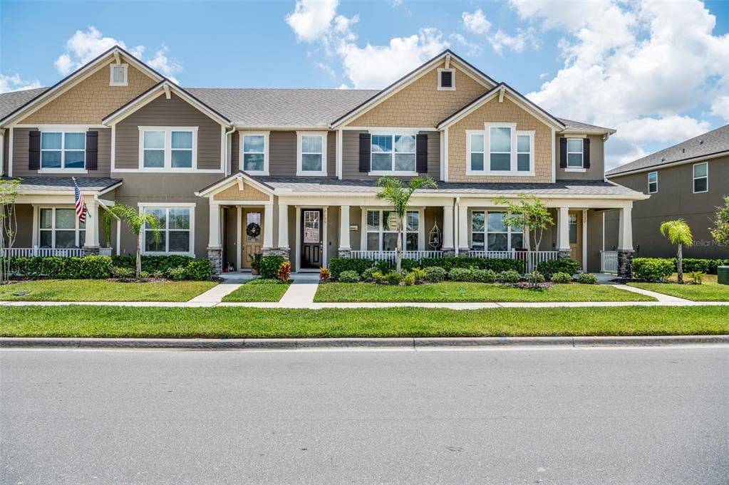 2135 VALENCIA BLOSSOM STREET CLERMONT, FL 34711