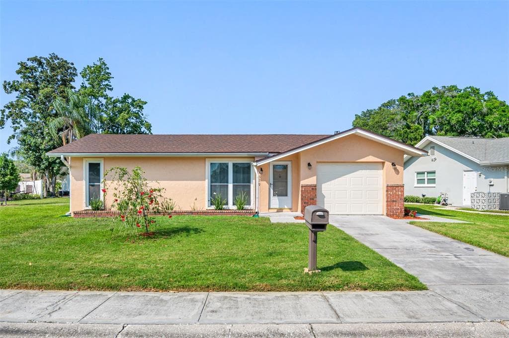 4579 GREAT LAKES DRIVE S CLEARWATER, FL 33762