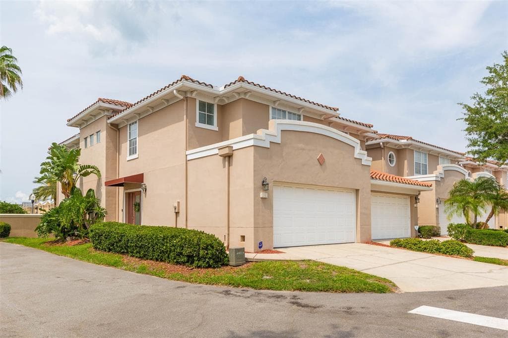 288 VALENCIA CIRCLE